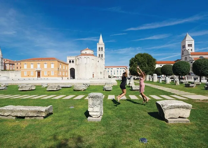 Apartment Stunning In With Wifi Zadar